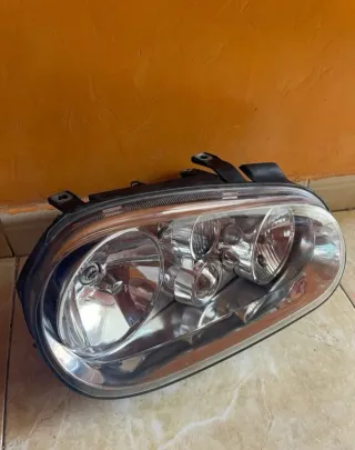 Faro Golf 4 (Solo 1) lado copiloto