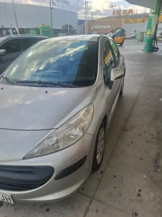 Peugeot 207 2006