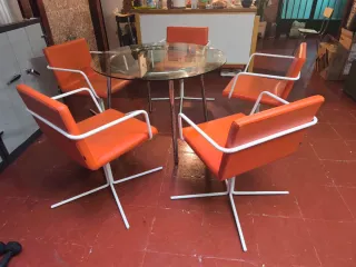 Mesa redonda cristal Ikea + 5 sillas Inclass