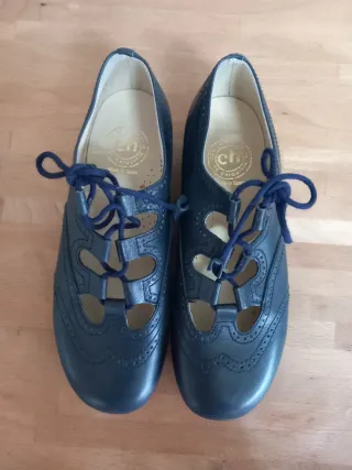Zapatos Ingleses Azul.Número 33