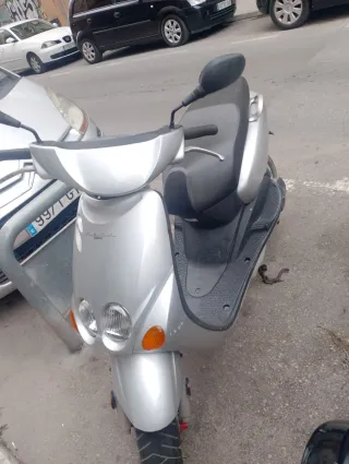 Yamaha Scooter Negra/Plata Automática
