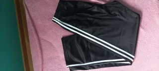 Pantalón deportivo hombre negro con rayas