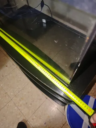 Acuario 60L con mueble y asesorios