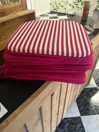 Fundas de asiento a rayas rojas y blancas