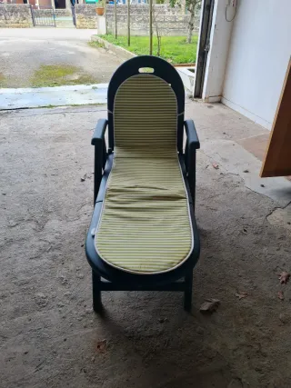 Hamaca de jardín verde y blanca