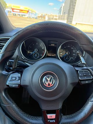 Volkswagen Golf 2012 R
