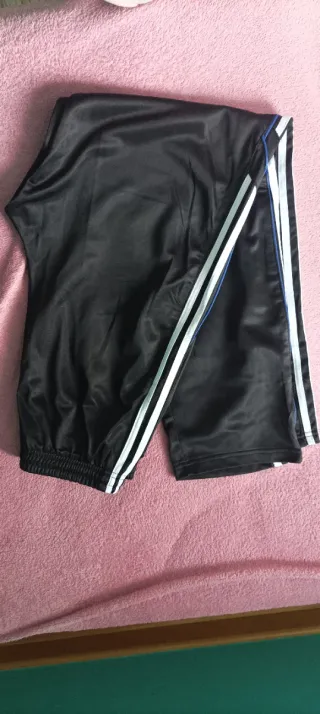 Pantalón deportivo estilo Adidas hombre negro