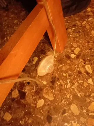 Lámpara de pie cilíndrica naranja