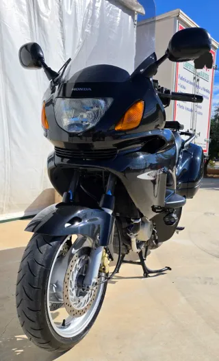 Honda NT 650 Deauville Negra