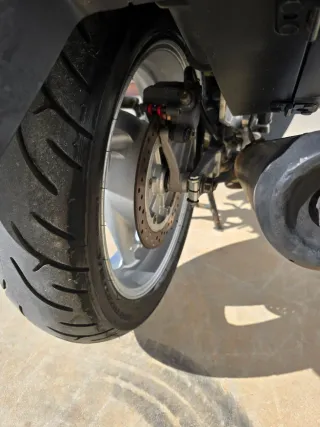 Honda NT 650 Deauville Negra