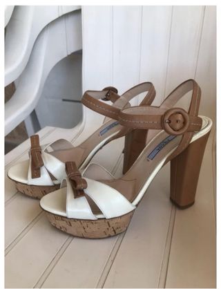 Sandalias Prada Cuña Blanco y Marrón