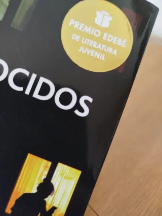 DESCONOCIDOS: Premio EDEBÉ de Literatura Juveni...