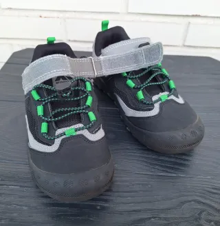 Zapatillas niño negras y grises