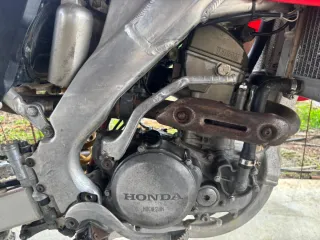 Honda CRF 250r Motocross Roja y Blanca