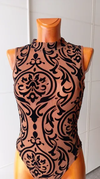 Body vintage, maillot marrón y negro.