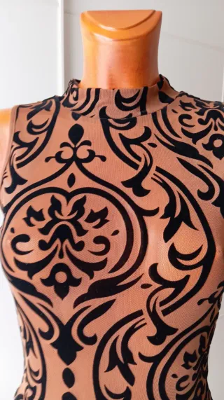 Body vintage, maillot marrón y negro.