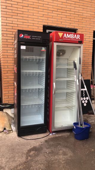 Nevera industrial Pepsi y Ambar