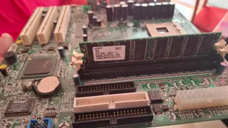 Placa Base Dell (P/N: 0F5949) + 256MB RAM