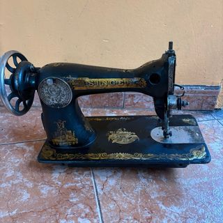 Máquina de coser Singer antigua