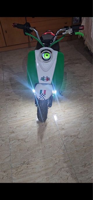 Mini Vespa Eléctrica Circuito