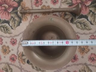 Mortero antiguo de bronce