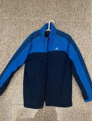 Abrigo Adidas azul y negro