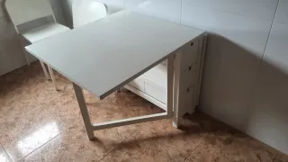 Mesa plegable IKEA blanca