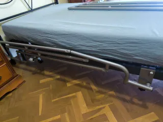 2 Ringhiere pieghevoli GERIATRiCAS per letto NUOVO