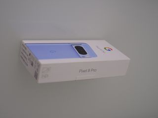 Caja Google Pixel 8 Pro Azul