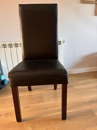 4 Sillas Piel Marrón Oscuro, el precio es x todas