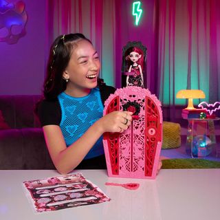 Monster High DRACULAURA GARDEN MYSTERIES MUÑECA