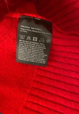 Jersey rojo cuello alto manga corta