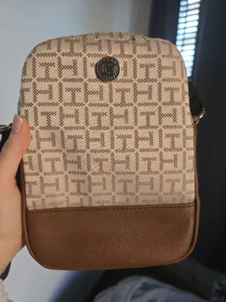 Bolso bandolera Tommy Hilfiger beige y marrón