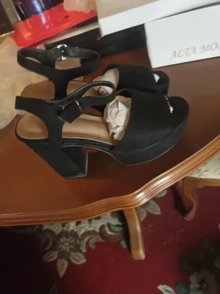 Zapatos de tacón negros