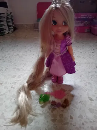 Muñeca Rapunzel Disney con Tiara
