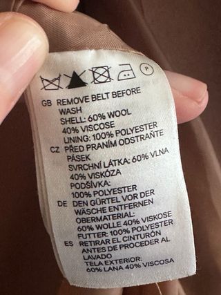 Abrigo beige doble botonadura