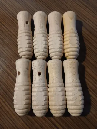 Mangos de futbolín de madera