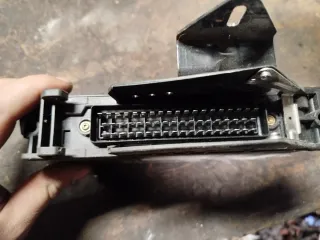 Centralita ABS VW Golf 3 GTI 1H0 907 379 E