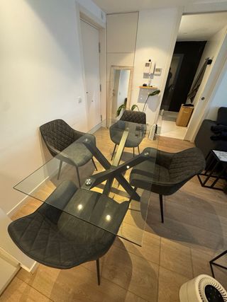 Mesa comedor Kave Argo cristal + 4 sillas