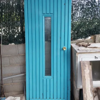 Puerta vintage azul