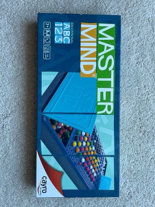 Juegos Mastermind, Simon Operacion