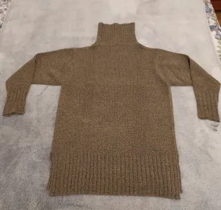 Jersey de cuello alto marrón