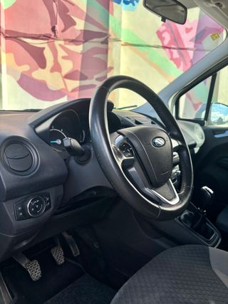 Ford Transit Courier 2018
