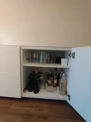 Aparador lacado blanco Ikea Bestå