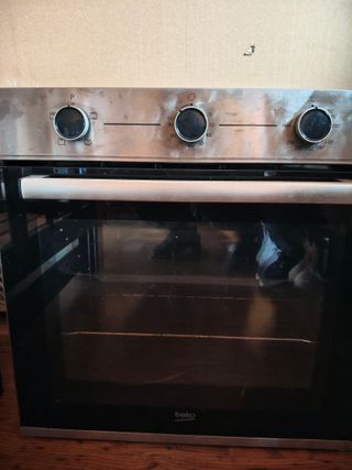 Horno Beko 1 año uso buen estado