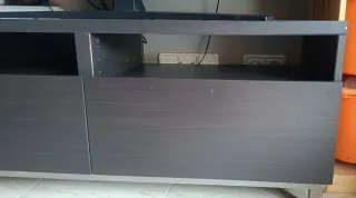 Mueble TV Besta Ikea Madera Metal Negro