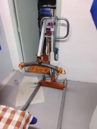 Grúa de traslado Sumlift 130E. Nueva a estrenar.