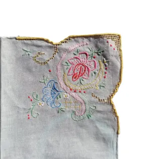2 pañuelos señora bordados con vainica. Antiguos