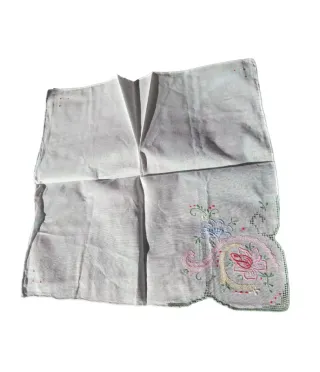 2 pañuelos señora bordados con vainica. Antiguos