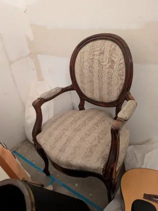 Silla vintage de madera y tela